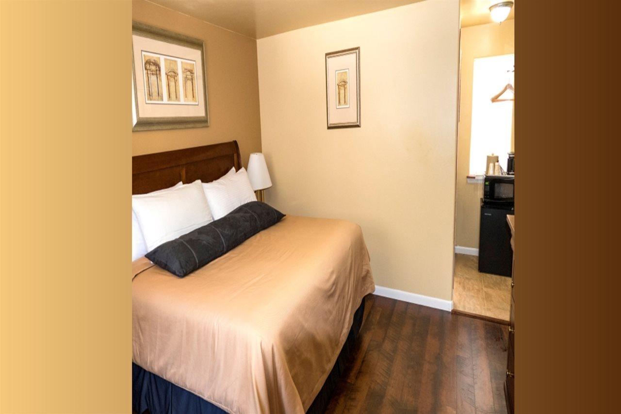 Inn Abram &