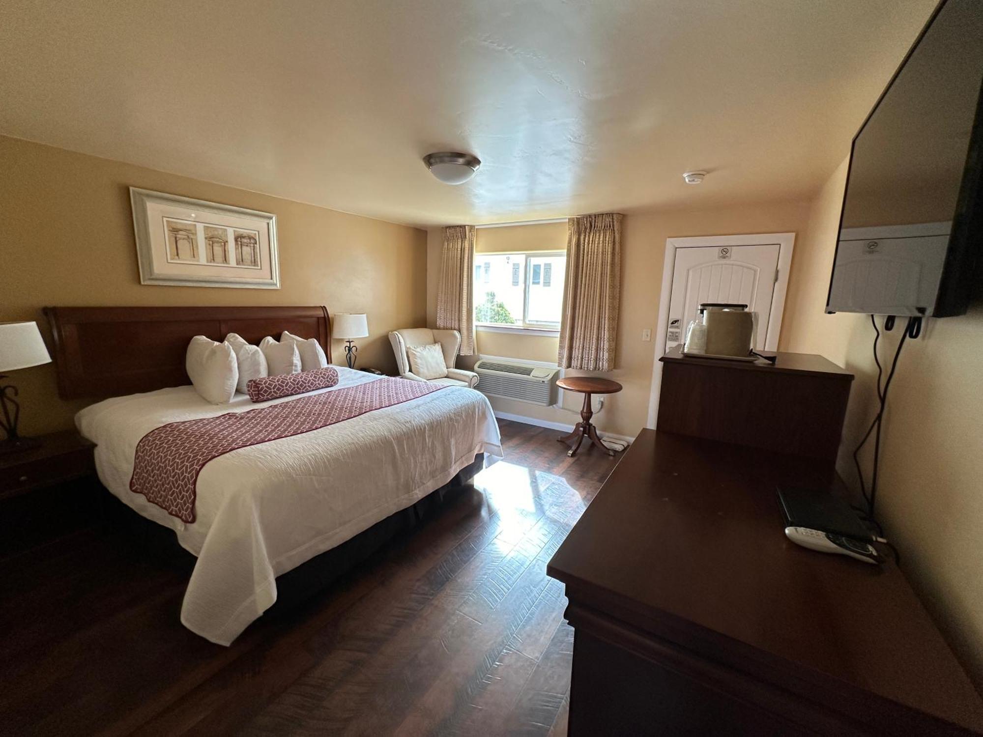 Inn Abram &