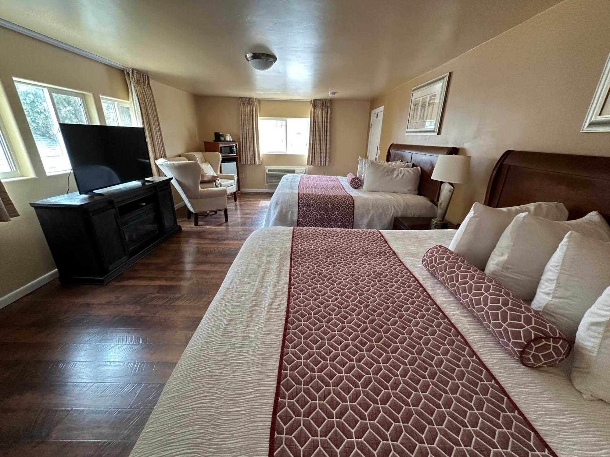 Inn Abram & 2*